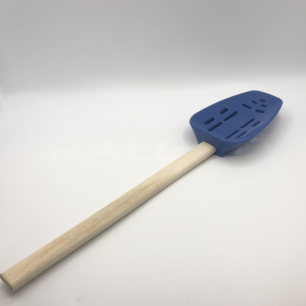 Le Creuset 800 F 425 C Silicon Spatula Slotted Bowl Scraper Spoon  Wooden handle